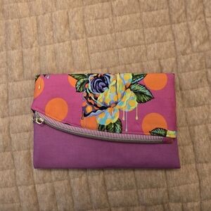 Floral clutch